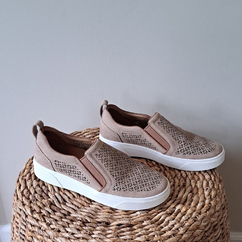 Vionic Womens Kimmie Tan Perforated Suede Casual/Athleisure Loafer Sneakers 8